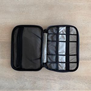 BAGSMART Electronic Organizer Travel Universal Cable Organizer